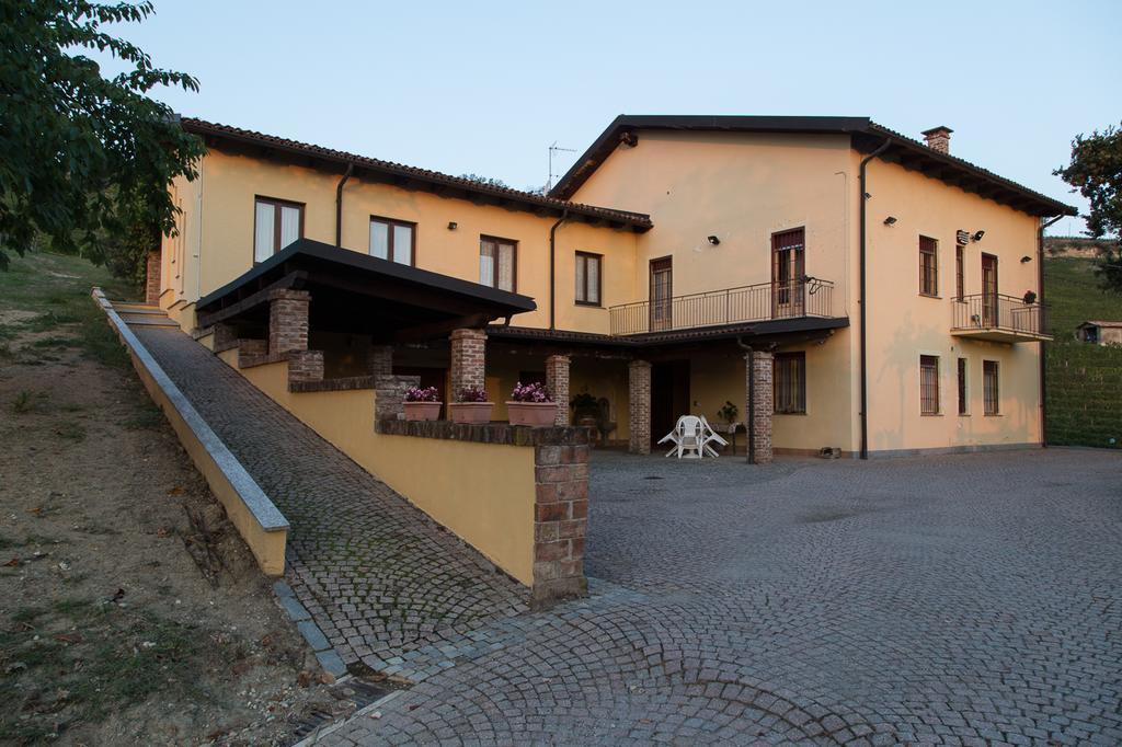 Villa Agriturismo Il Ciabot à Barolo Extérieur photo