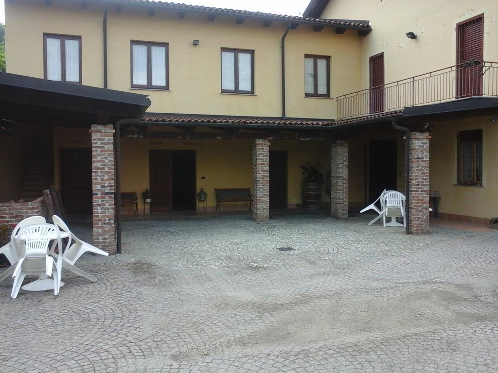 Villa Agriturismo Il Ciabot à Barolo Extérieur photo